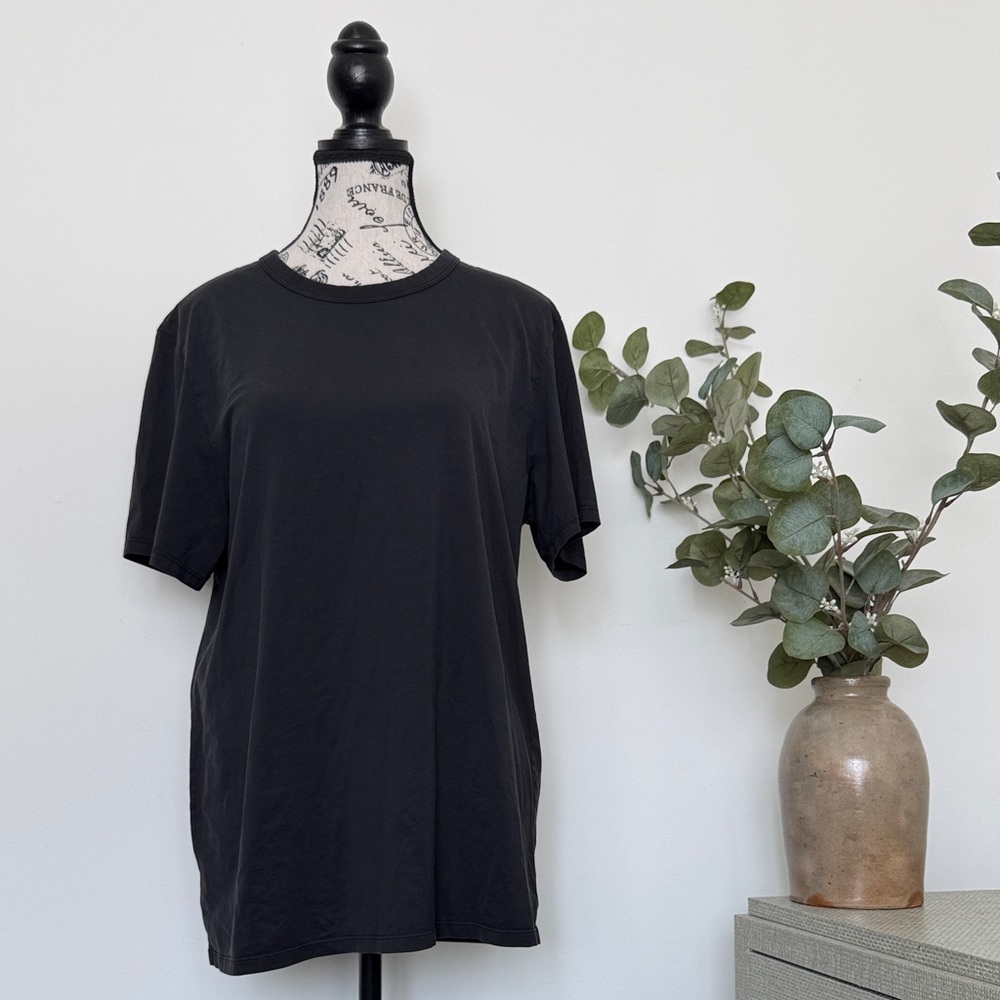 Lululemon T-Shirt - Size 10